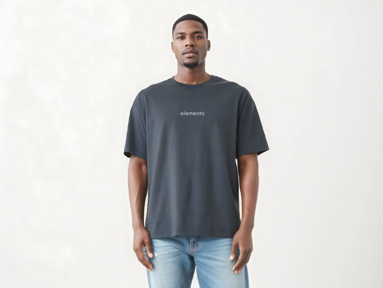 “elemento” Tee (lowercase, centered)